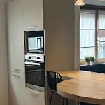 Easy East Apartment *
