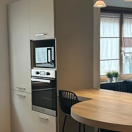 Easy East Apartment *